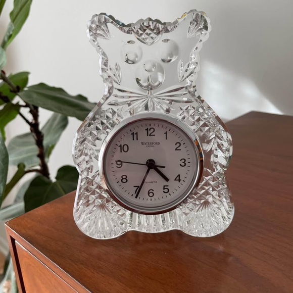 Waterford Crystal Bear Clock - Elegant Clear Design - Picture 9 of 9